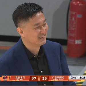8868体育-广东为何3分被投爆？媒体人怒喷2人：他俩哪里能跟上曾凡博的腿脚